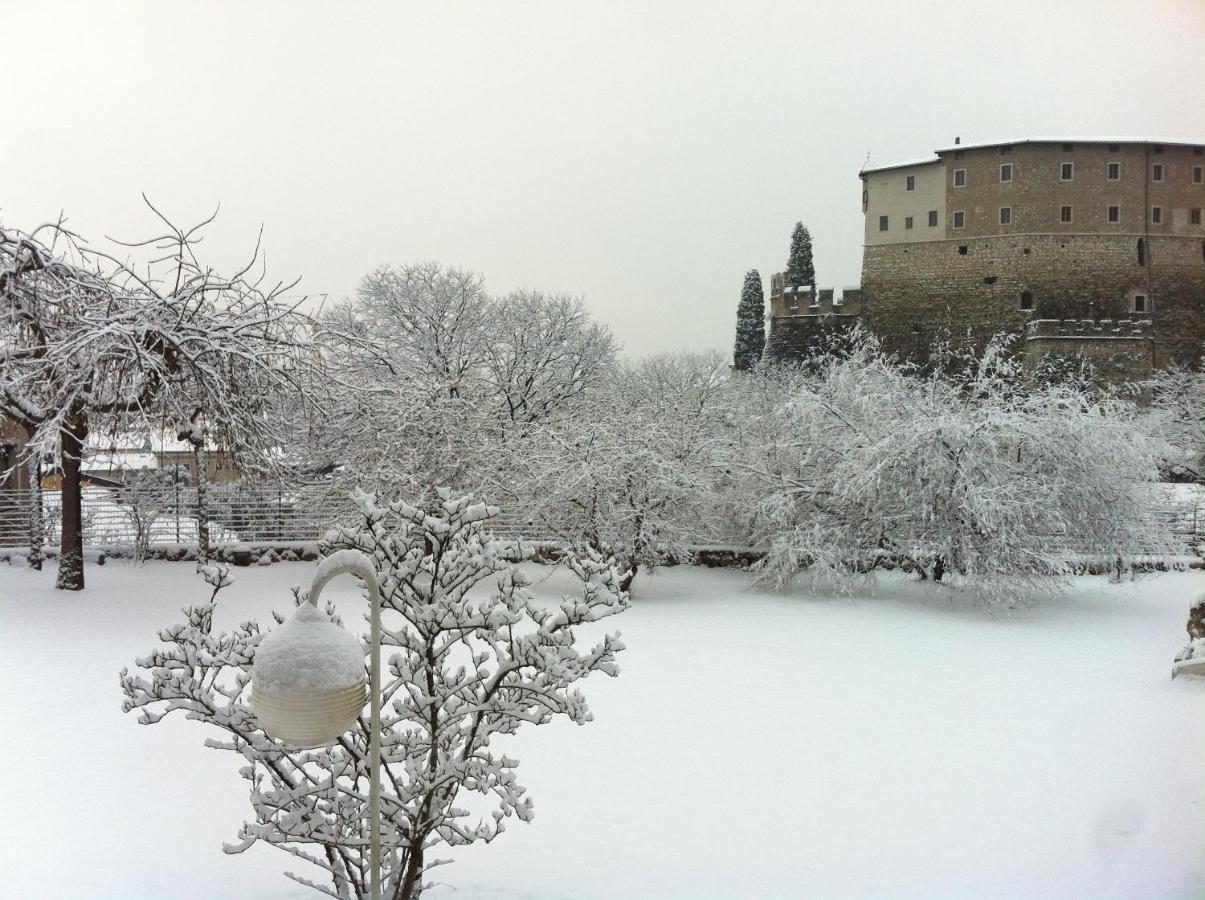 Vista Castello Bed and Breakfast Rovereto  Exteriör bild